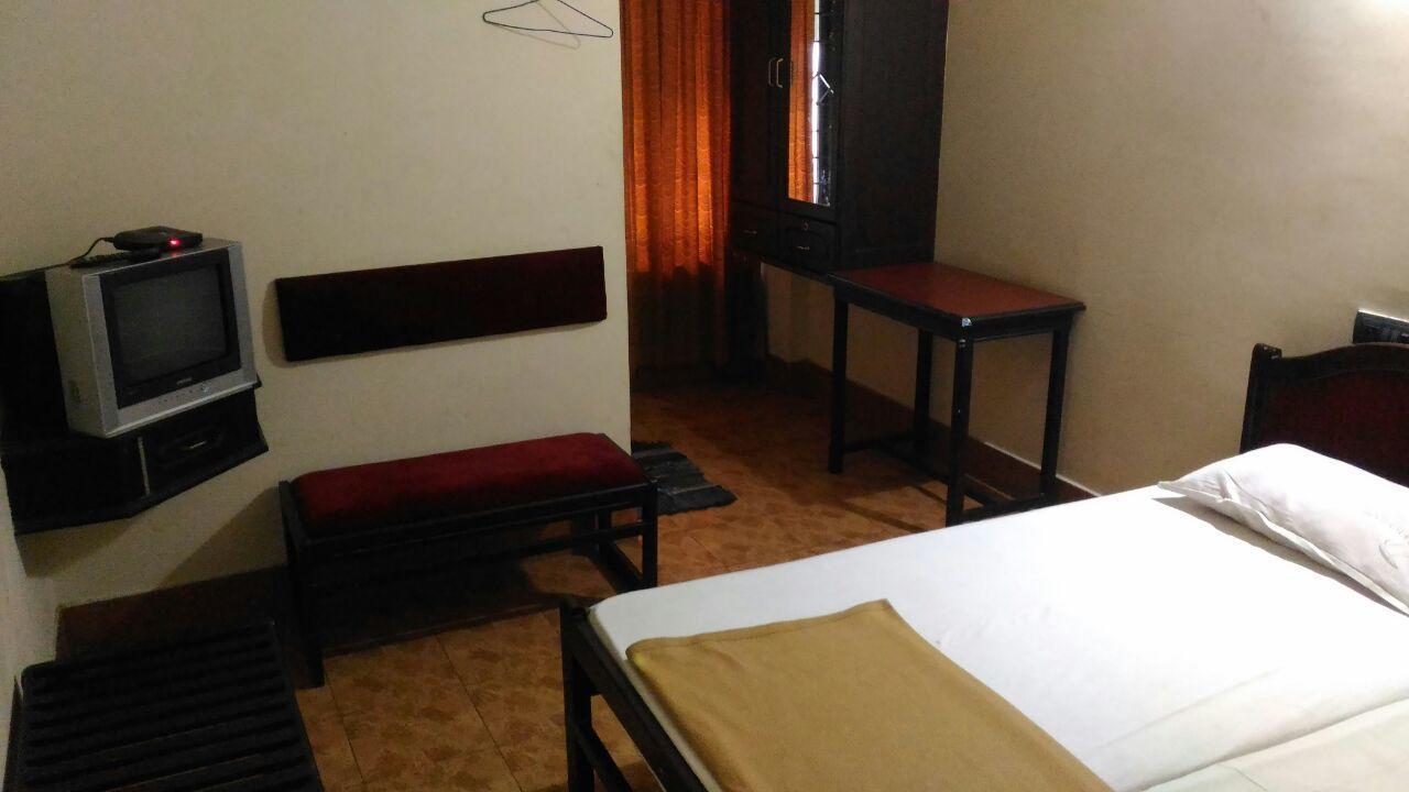 Poonthanam Guest House Guruvayur Bagian luar foto