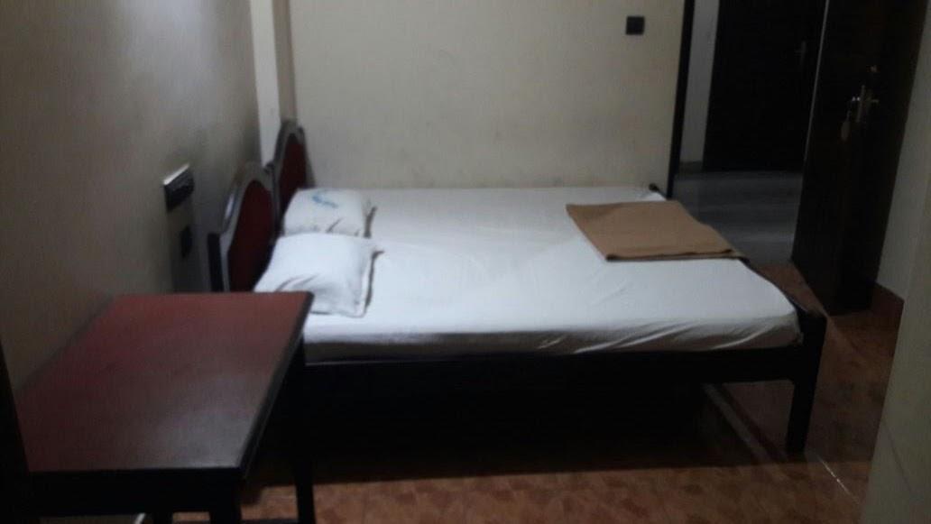 Poonthanam Guest House Guruvayur Bagian luar foto