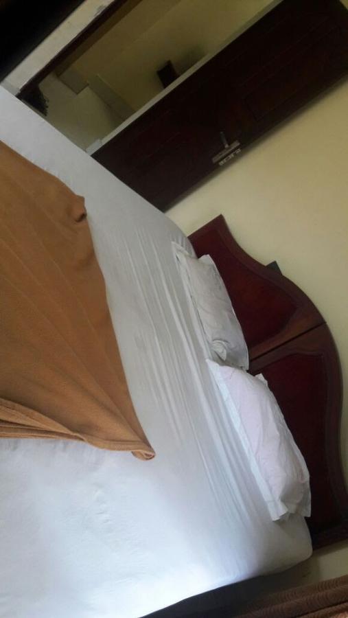 Poonthanam Guest House Guruvayur Bagian luar foto