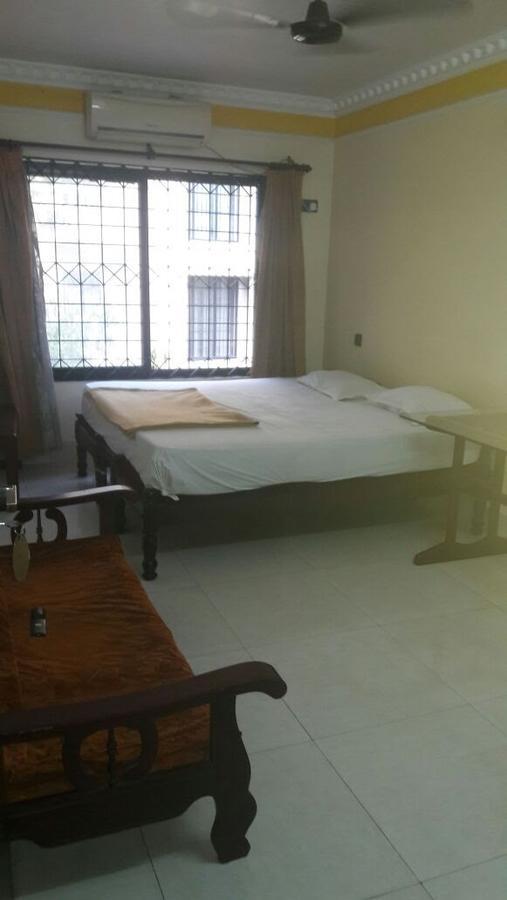 Poonthanam Guest House Guruvayur Bagian luar foto